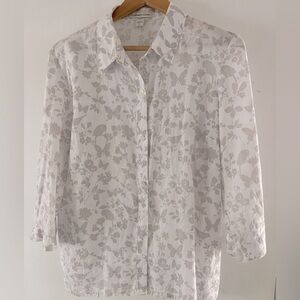 Pretty Spring butterfly print. Pale silvery grey on white. Coldwater Creek. PL.